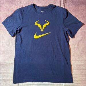 Nike Court Dri-FIT Rafa Bull Logo Sz Medium Tennis Shirt Tee Navy Blue Gold Gym